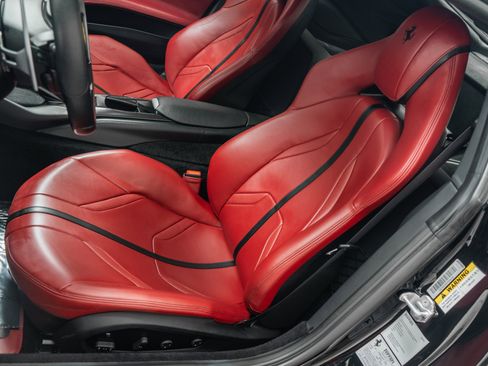 Used 2020 Ferrari 812 Superfast image 25
