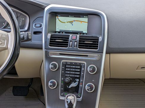 Used 2016 Volvo XC60 T5 Premier w/ Proximity Package image 19