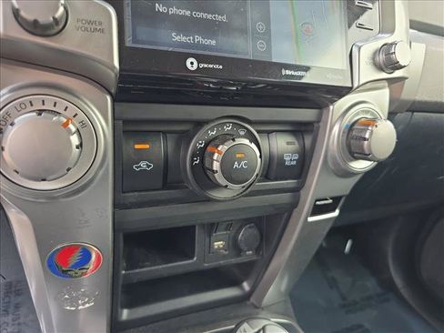 Used 2020 Toyota 4Runner SR5 AWD/4WD image 22