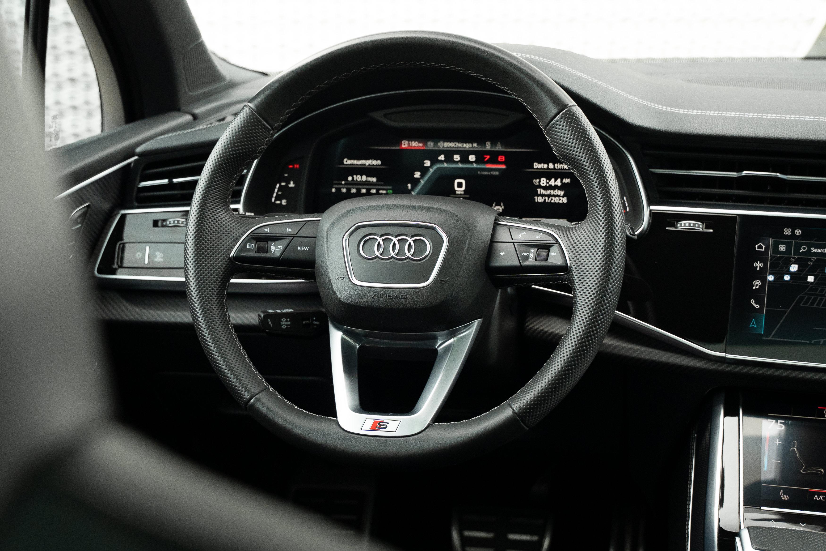 Used 2025 Audi SQ7 Premium Plus AWD/4WD image 9