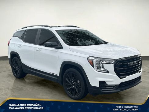 Used 2023 GMC Terrain SLE w/ Driver Convenience Package FWD image 8