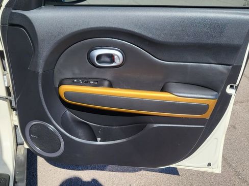 Used 2015 Kia Soul ! w/ Sun & Sound Package image 16