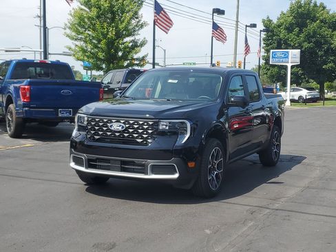 New 2025 Ford Maverick Lariat image 2