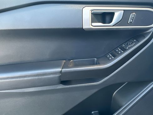 Certified 2021 Ford Explorer 2WD image 11