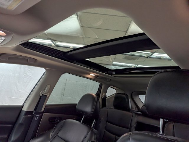 Used 2020 Nissan Murano SL w/ Moonroof Package AWD/4WD image 16