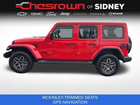 Used 2025 Jeep Wrangler Sahara image 2