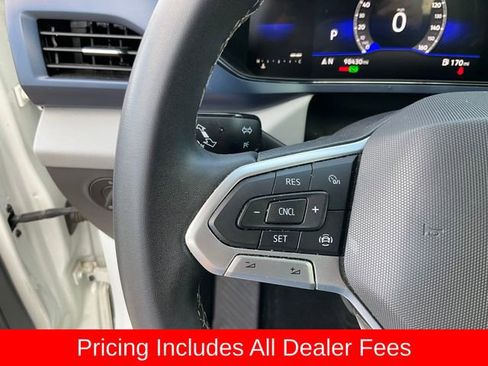 Used 2022 Volkswagen Taos SE FWD image 11
