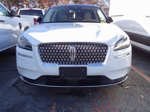 Used 2022 Lincoln Corsair AWD w/ Premium Package image 2