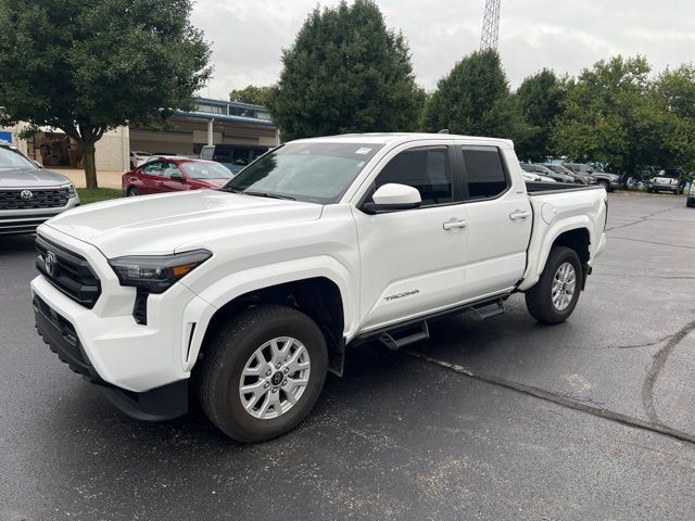 Used 2024 Toyota Tacoma SR5 AWD/4WD image 7