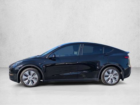 Used 2024 Tesla Model Y Long Range AWD/4WD image 9