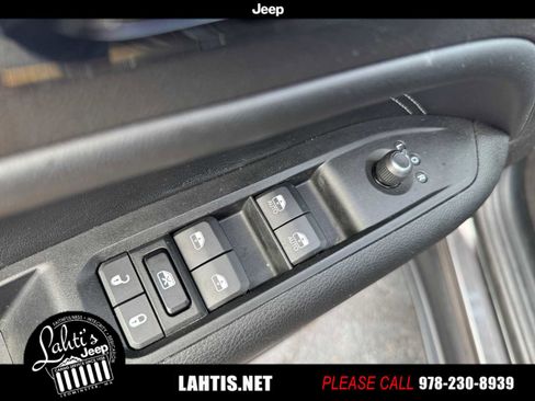 Certified 2022 Jeep Compass Altitude image 31