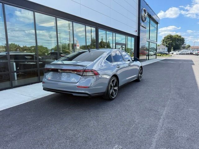 Used 2023 Honda Accord Sport image 3