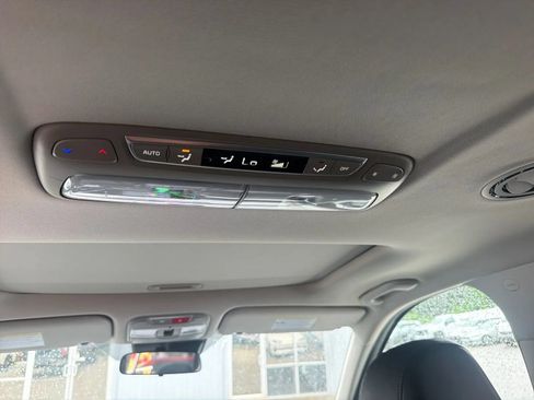 Used 2025 Kia Telluride S AWD/4WD image 18