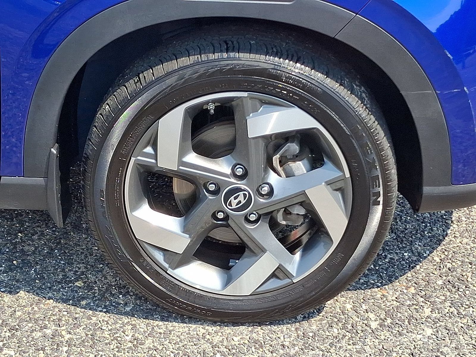 Certified 2024 Hyundai Venue SEL FWD image 32