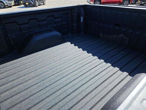 New 2026 GMC Sierra 1500 SLT image 9