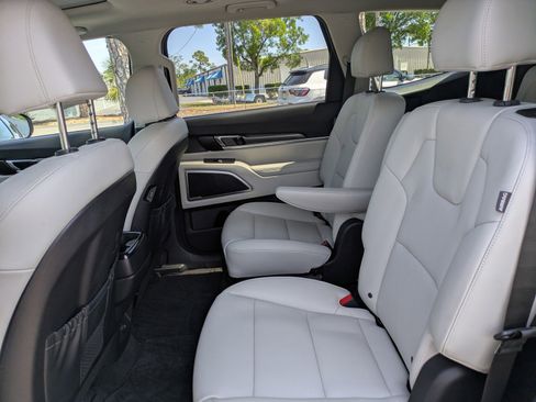 Certified 2023 Kia Telluride S w/ S Sunroof Package AWD/4WD image 11