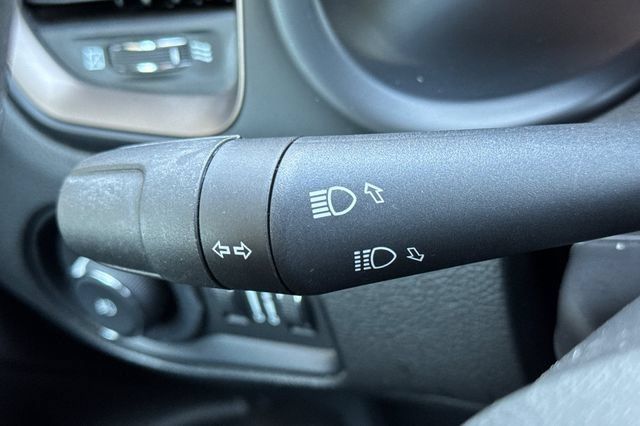 Used 2023 Jeep Renegade Latitude AWD/4WD image 38