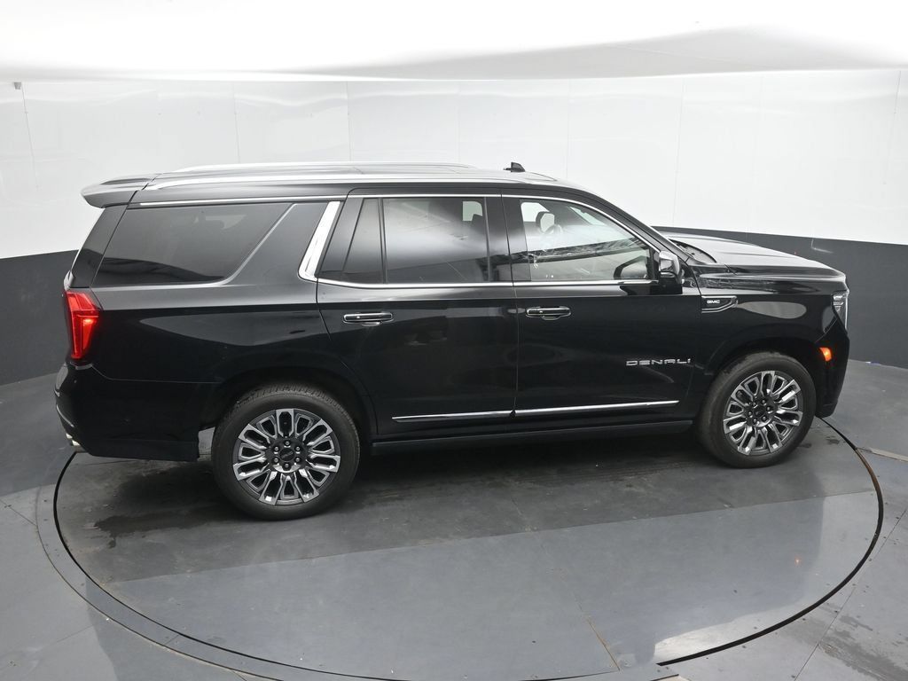 Used 2023 GMC Yukon Denali Ultimate w/ LPO, Floor Liner Package AWD/4WD image 33