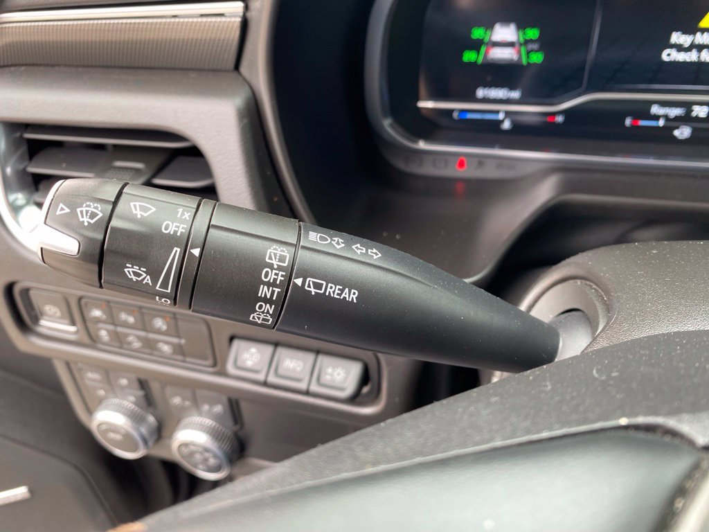 Used 2023 GMC Yukon AT4 w/ AT4 Premium Package AWD/4WD image 29