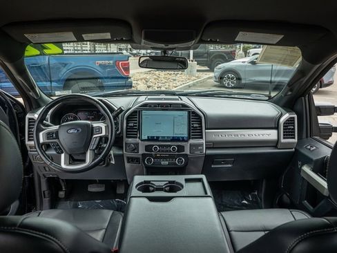 Used 2022 Ford F350 Lariat image 17