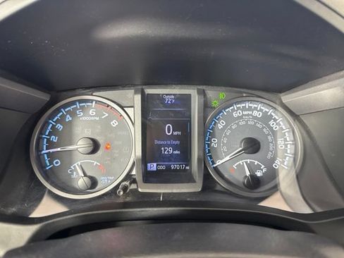 Used 2017 Toyota Tacoma TRD Sport w/ Tow Package (A/T) AWD/4WD image 16