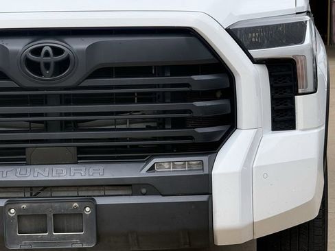 Used 2023 Toyota Tundra SR5 w/ SR5 Convenience Package AWD/4WD image 8