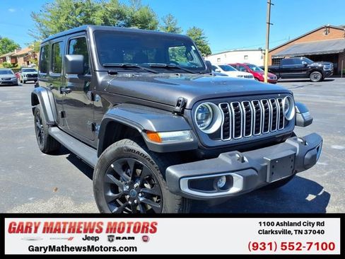 Used 2025 Jeep Wrangler Unlimited Sahara AWD/4WD image 1