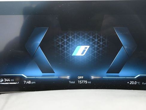 Used 2025 BMW X5 xDrive50e image 12