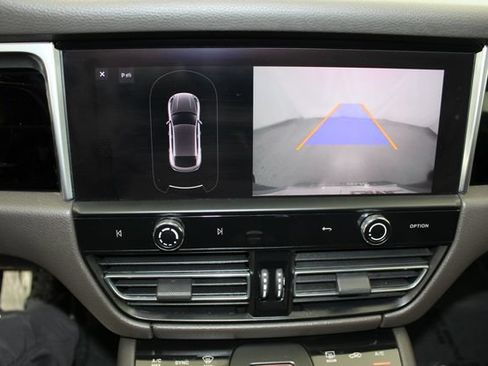 Used 2023 Porsche Macan Turbo AWD/4WD image 9