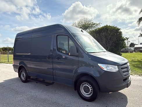 Used 2019 Mercedes-Benz Sprinter 144 image 7