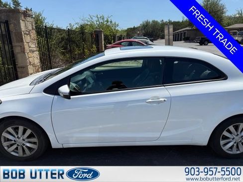Used 2016 Kia Forte Koup EX w/ EX Premium Package FWD image 4