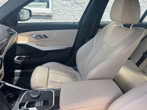 Used 2023 BMW 330i xDrive Sedan w/ M Sport Package image 23
