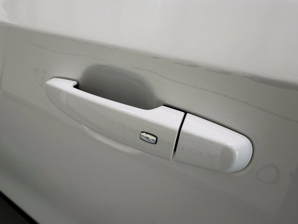 Used 2024 GMC Terrain SLE FWD image 4