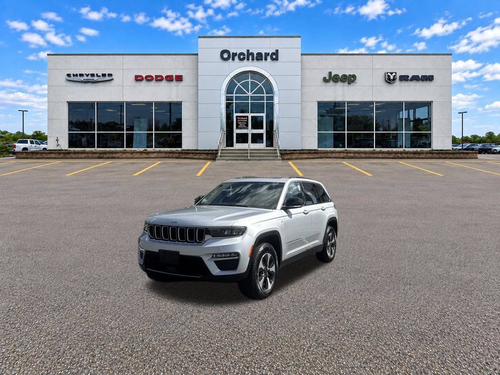 Used 2024 Jeep Grand Cherokee Limited 4xe AWD/4WD image 9