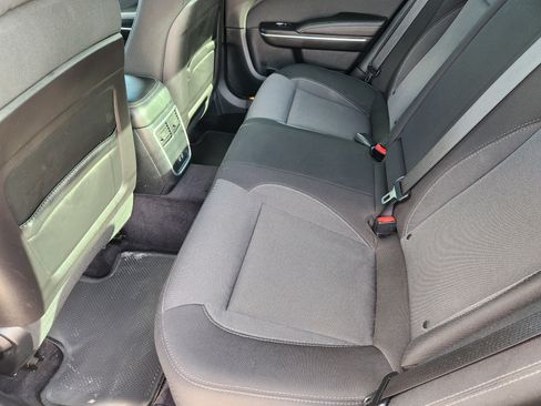 Used 2018 Dodge Charger SXT RWD image 29