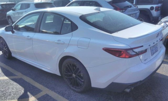 Used 2025 Toyota Camry SE FWD image 12