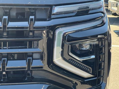 Used 2025 Chevrolet Suburban Z71 AWD/4WD image 51