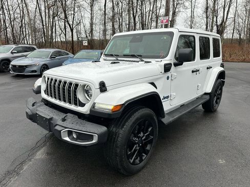 Used 2025 Jeep Wrangler Sahara image 1