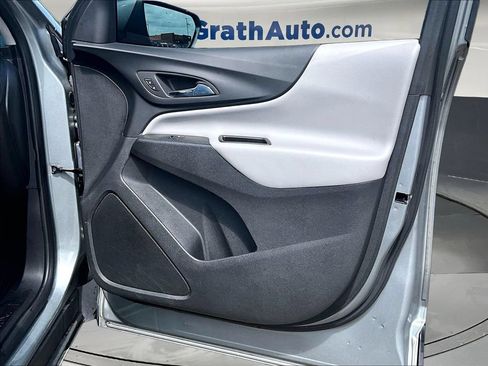 Used 2023 Chevrolet Equinox LT AWD/4WD image 32