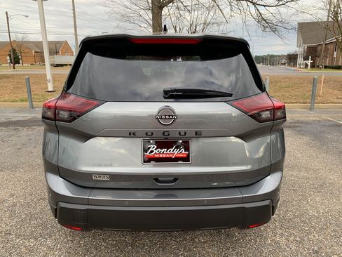 New 2026 Nissan Rogue SV image 4