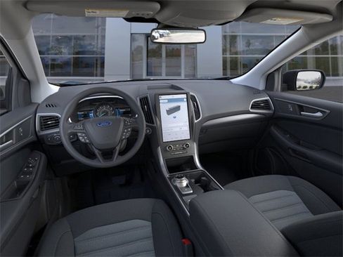 Used 2024 Ford Edge SE image 10