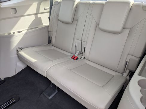 Used 2019 Volkswagen Atlas SE w/ Towing Package image 16