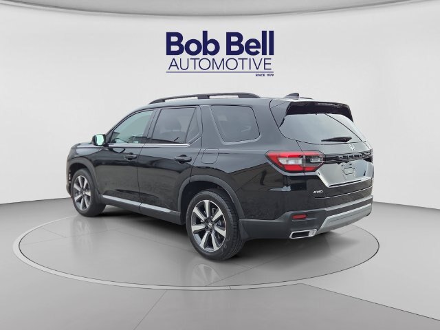 Used 2025 Honda Pilot Touring image 3