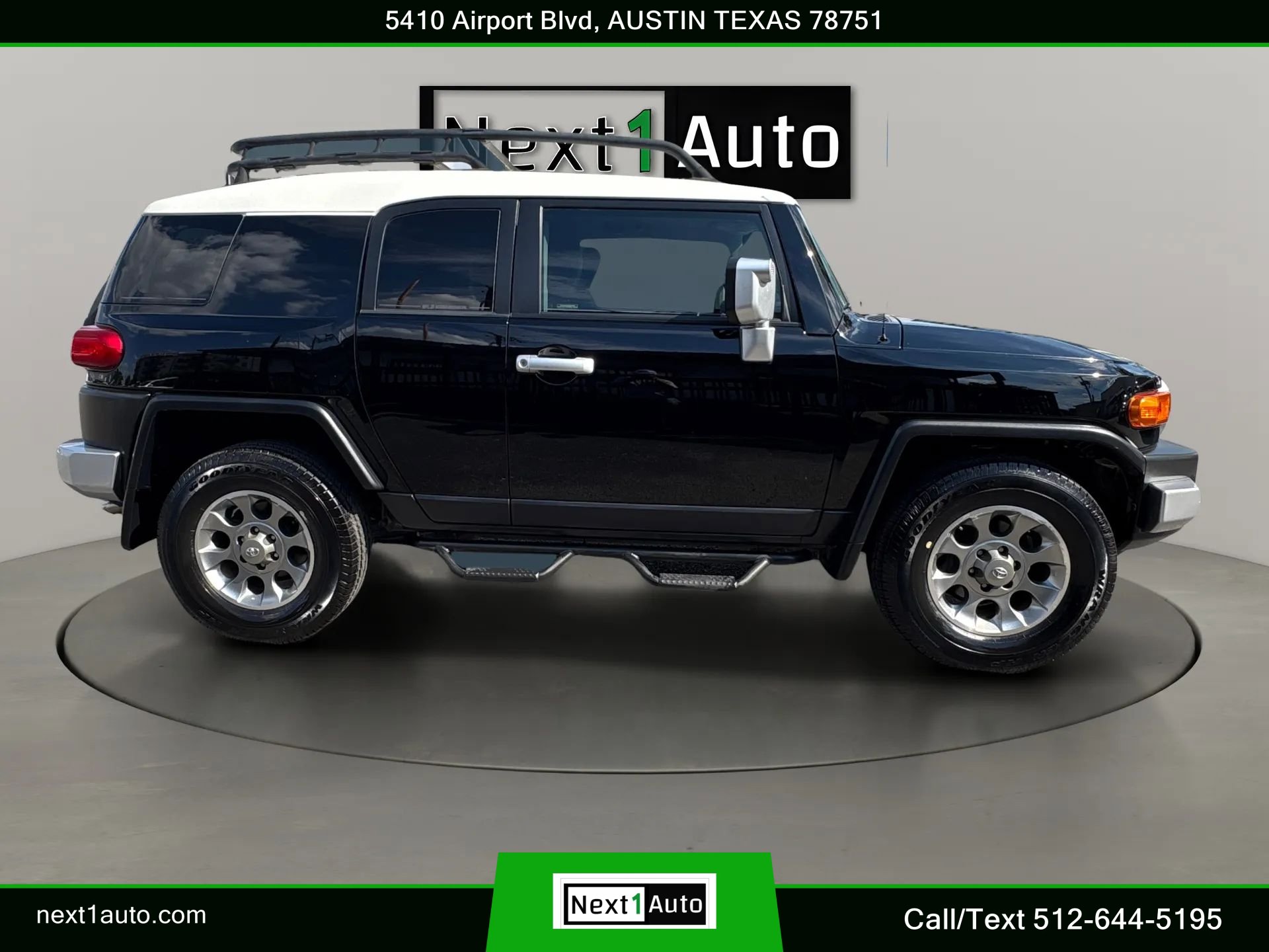 Used 2011 Toyota FJ Cruiser 2WD w/ Upgrade Pkg image 3