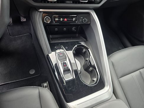 Certified 2025 Audi Q5 Premium w/ Convenience Package image 23