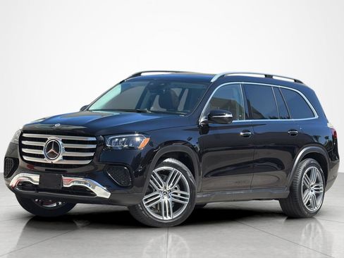 Used 2026 Mercedes-Benz GLS 450 4MATIC image 1