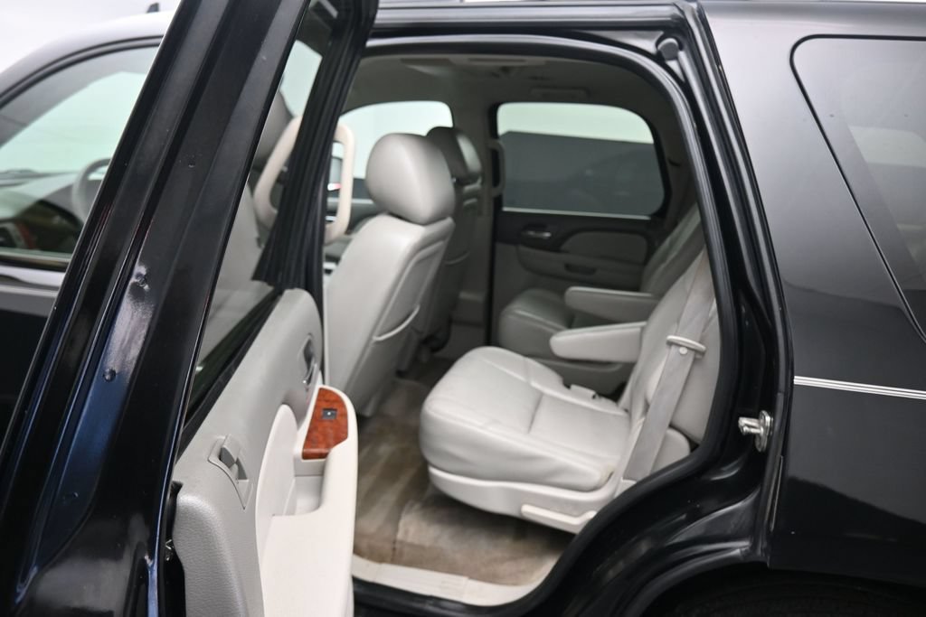 Used 2012 GMC Yukon SLT w/ SLT-2 Equipment Package RWD image 28