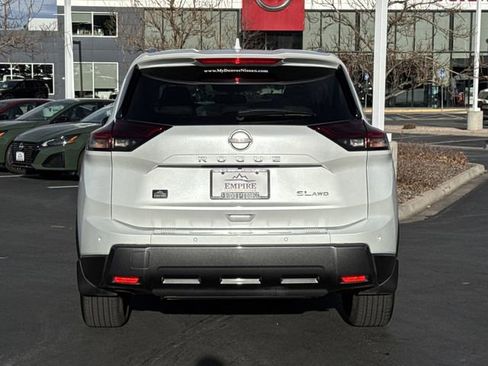 Certified 2024 Nissan Rogue SL w/ SL Premium Package image 18