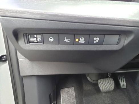 New 2025 Nissan Ariya AWD image 18