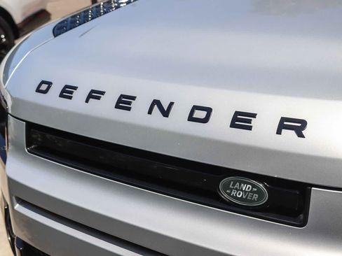 Used 2023 Land Rover Defender 110 X-Dynamic SE AWD/4WD image 11